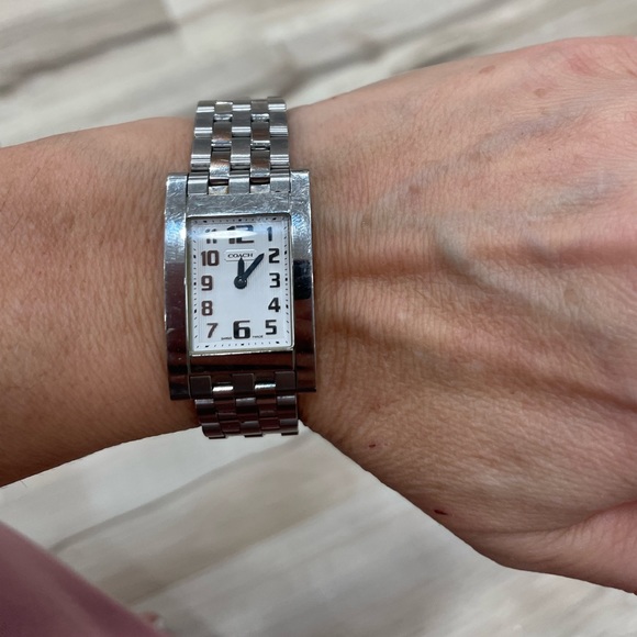 Womens Coach rectangle face silver watch NEEDS BATTERY - Picture 5 of 8